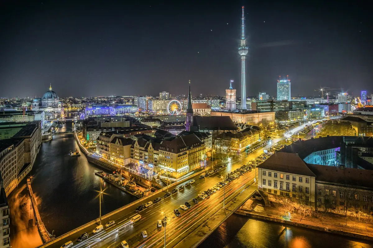 Exploring LGBTQIA+ Travel: An Advisor's Guide to This Niche and Examples of Popular Destinations