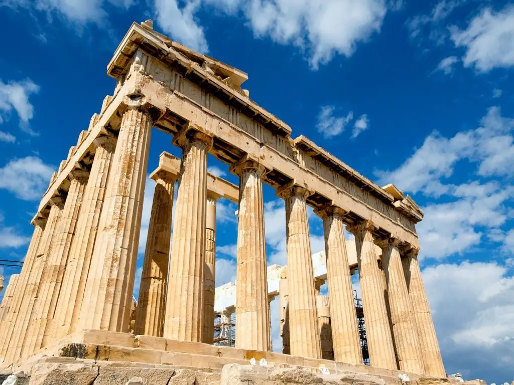 Destination Greece: A  Beach Lovers, and History Buffs Paradise